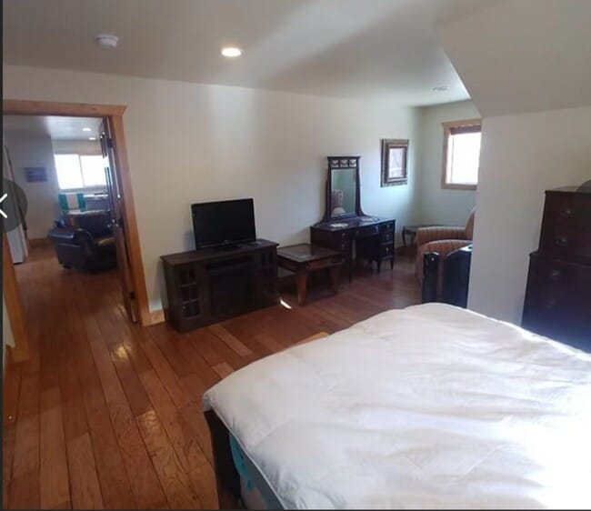 Photo - Fully Furnished Western Apartment Near Columbus