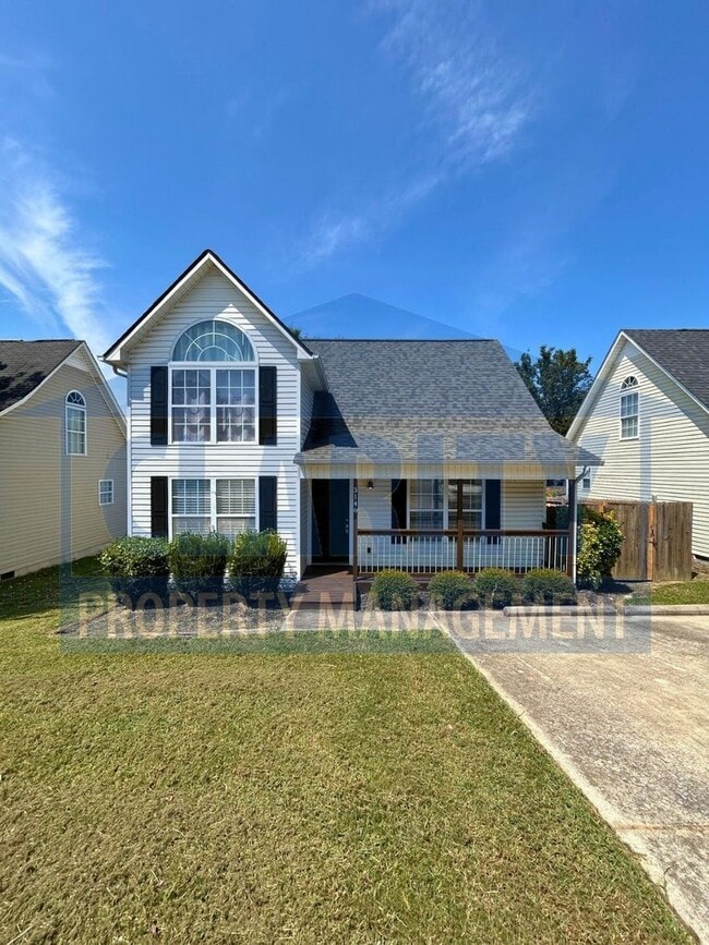 Building Photo - Three bedroom home in a quiet neighborhood!