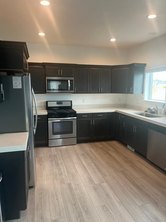 Photo - 4963 E Silver Ridge Rd Unit Upstairs