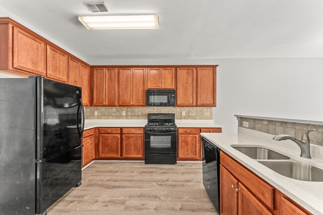 Photo - 208 Jarrod Oaks Ct SW