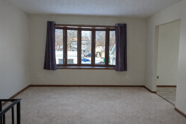 Photo - 10563 Martin St NW