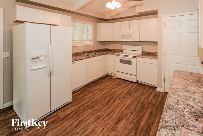 Photo - 6927 NW Avalon St