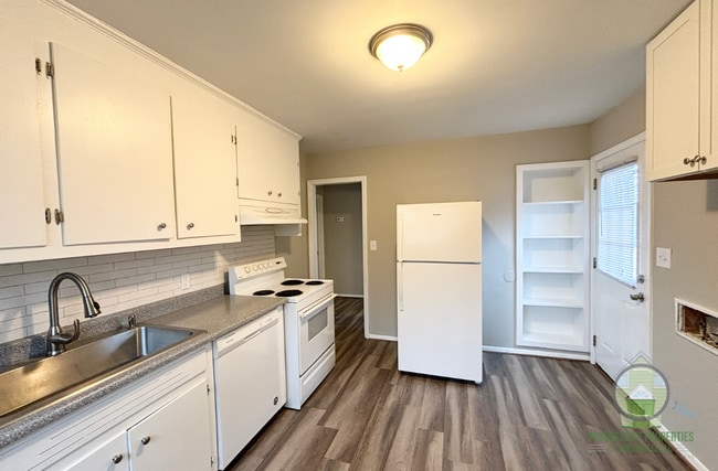 Photo - 2618 State Park Rd