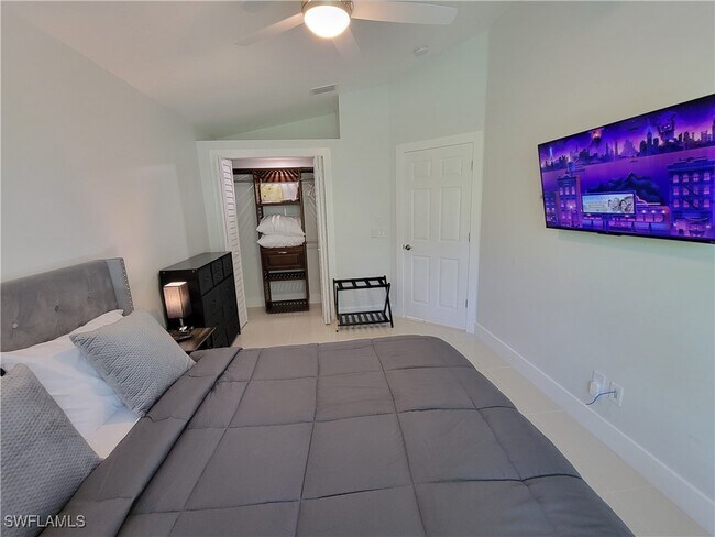 Photo - 237 SW 47th St