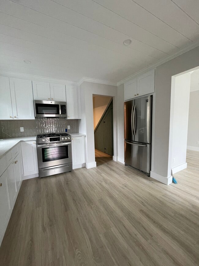 Building Photo - 241 Bartlett St Unit 1