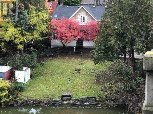 Photo - 96 Arthur St N Unité B