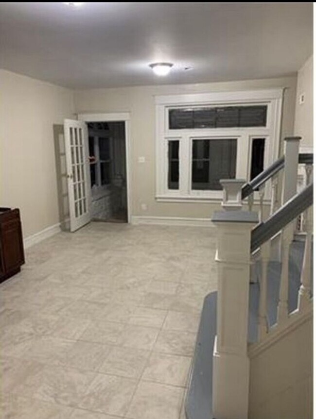 Photo - 5 Bedroom House for Rent