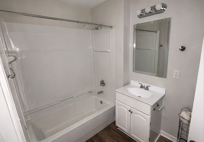 Photo - 750 Alaska St