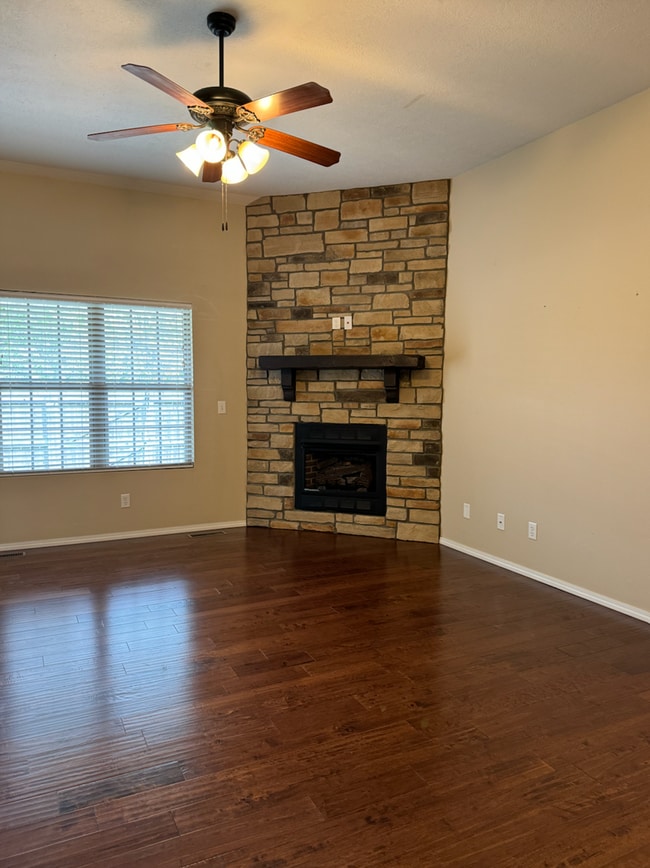 Photo - NEW 4 Bedroom | 2 Bathroom | 3 Car Garage ...