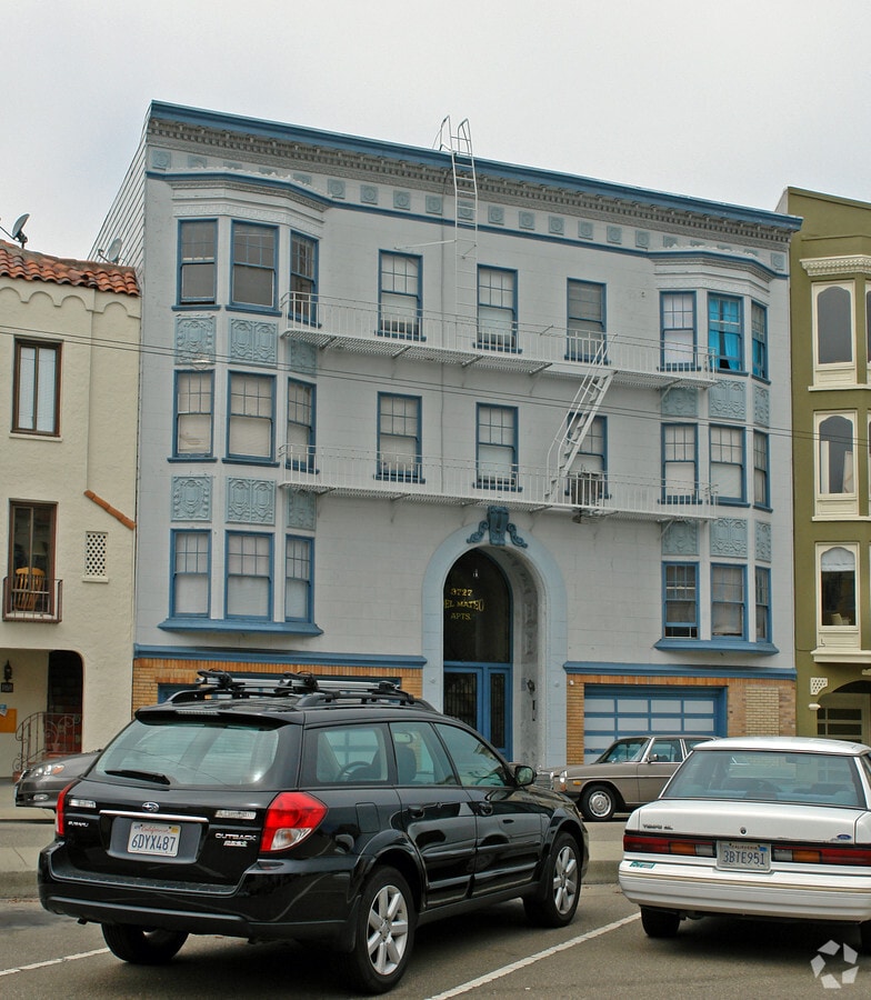 Del Mateo Apartments - Del Mateo Apartments