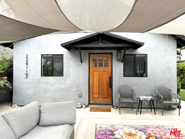 Building Photo - 2241 1/2 Harwood St