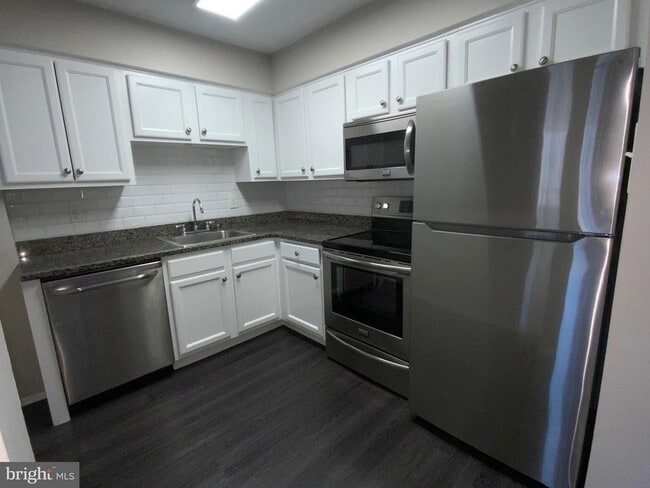 Photo - 4500 S Four Mile Run Dr Unidad 808