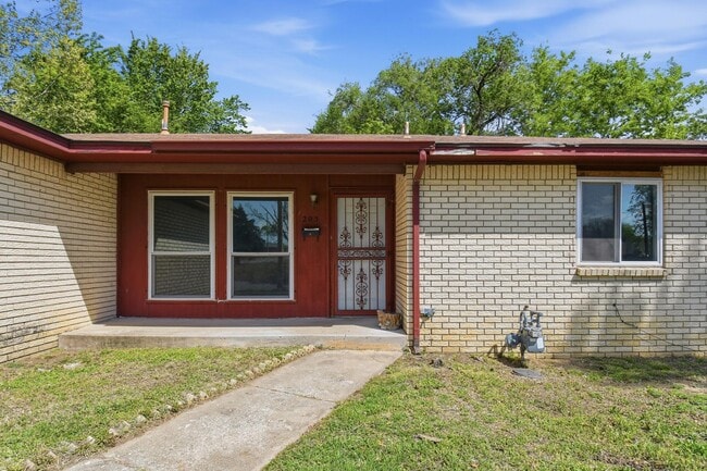 Photo - 3 Bed / 2 Bath / Near Tulsa Arts District