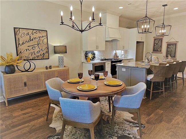 Photo - New 3 bed 2 bath Condo in Windsor Village!