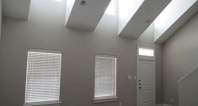 Photo - 122 Waverly Dr
