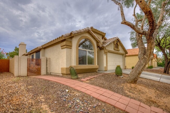 8998 E Laurie Ann Dr