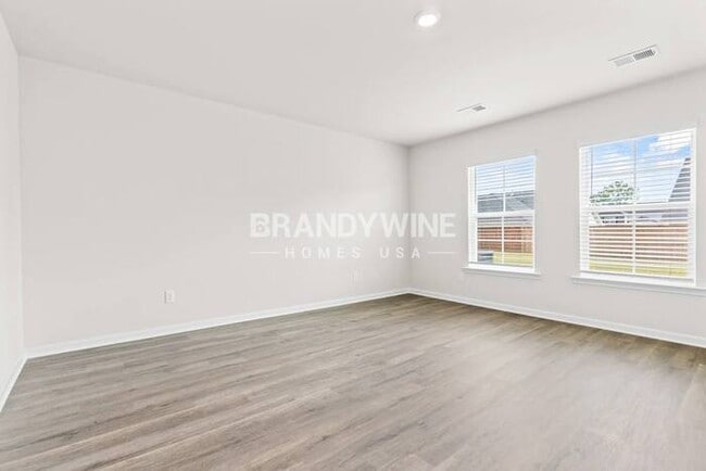 Photo - 936 Hayston Wy