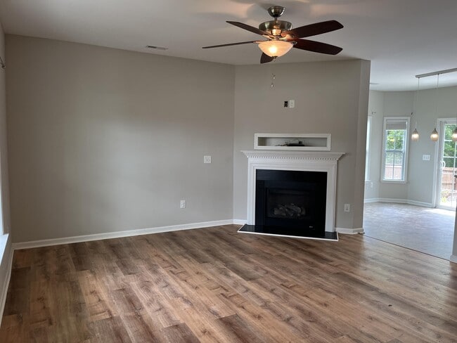 Photo - 162 Watchmen Ln