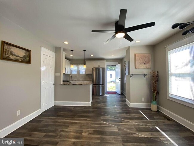 Photo - 746 16th Ave