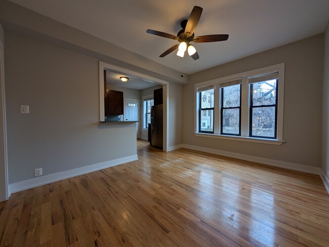 Building Photo - 3523 N Racine Ave Unit #3523-E1