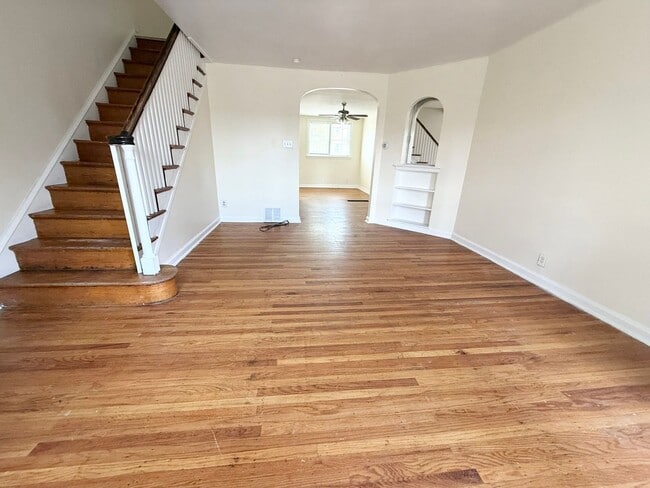 Photo - Gorgeous 3-Bed Townhome in Lawncrest! Available NOW!