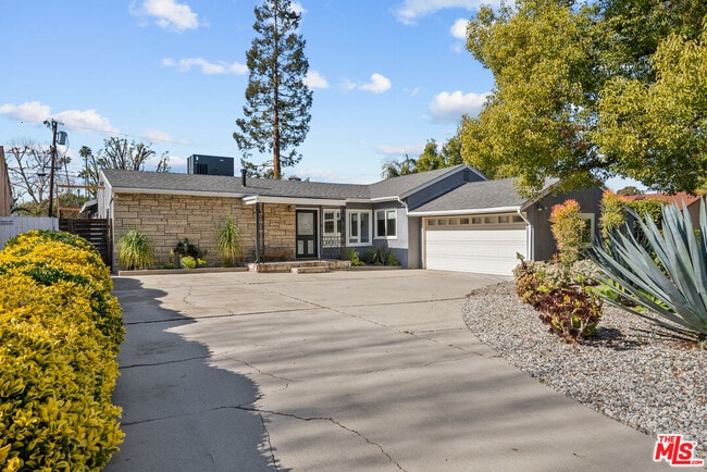 Photo - 5127 Gaynor Ave