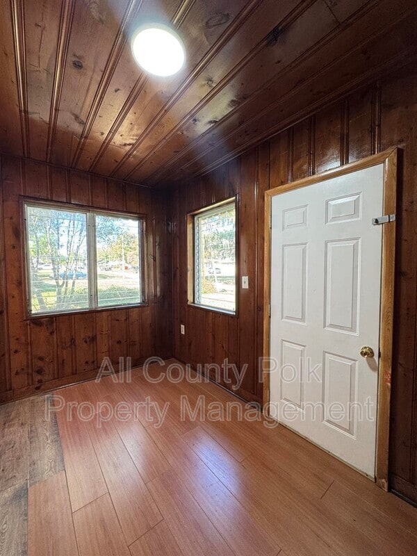 Photo - 745 E Valencia St