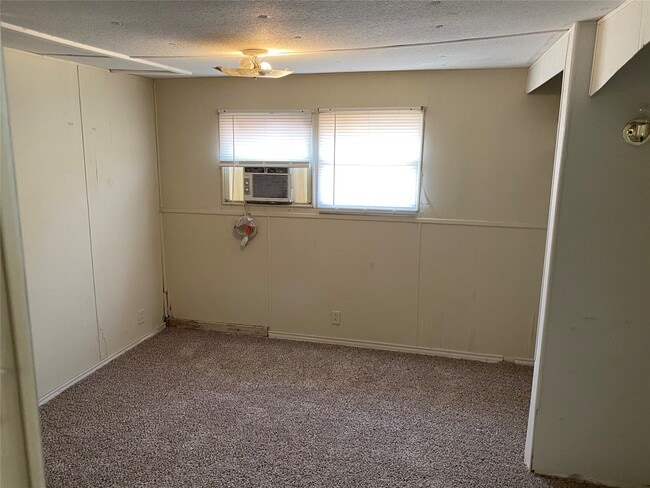 Photo - 310 Harris Rd