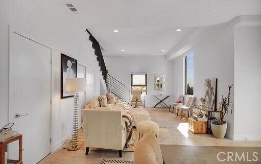 Photo - 1223 Larrabee St Unit 5