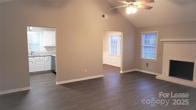 Photo - 423 Long Creek Pkwy