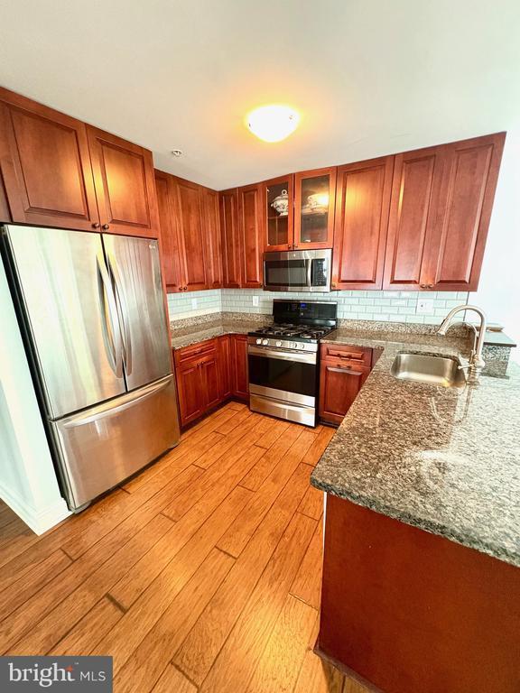 Building Photo - 2011 Governor Thomas Bladen Way Unit 102