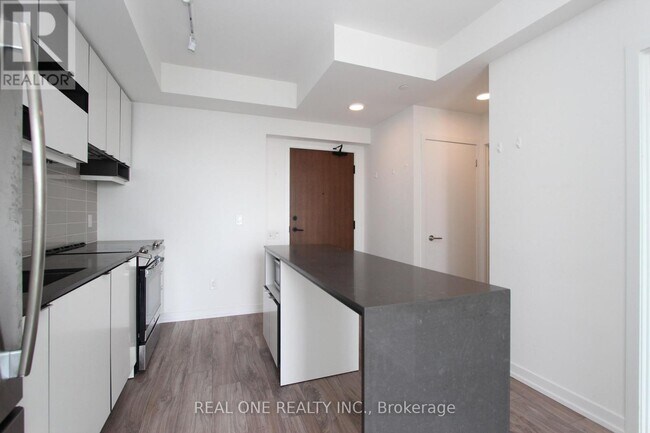 Photo - 4065 Confederation Pkwy Unit 1809