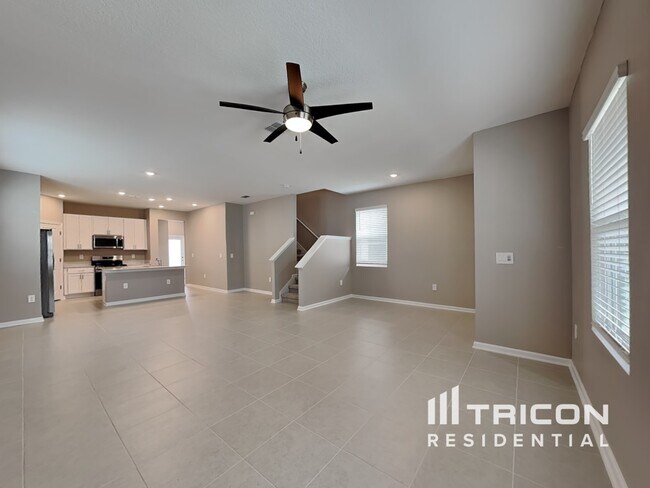 Photo - 741 Honeyrock St