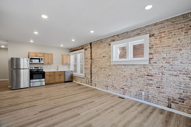 Building Photo - 3140 Magnolia Ave Unit 1w