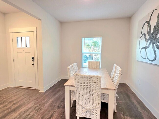 Photo - Fully Furnished Coastal Beauty in Perdido ...