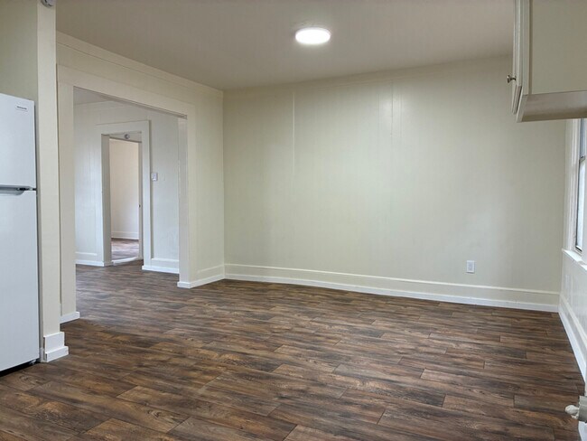 Photo - 626 W Trotter St