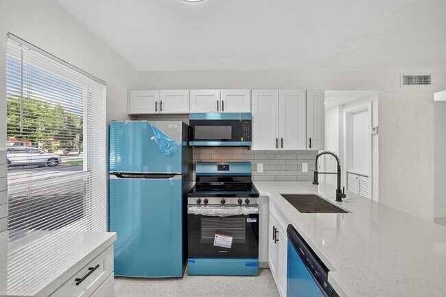Photo - 1821 Middle River Dr Unidad 4