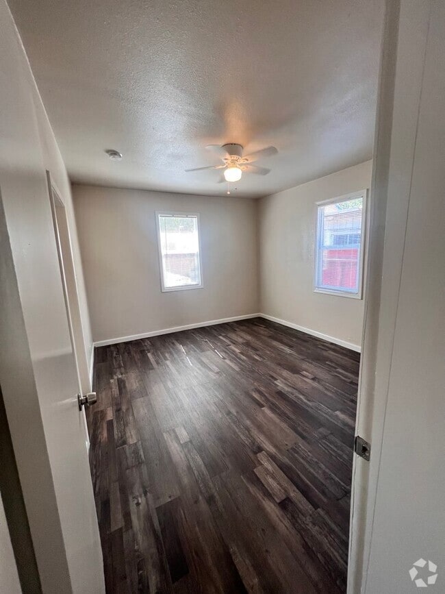 Building Photo - Beautiful home. Apply today!