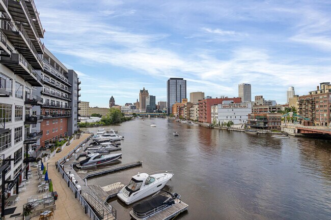 Photo - 106 W Seeboth St