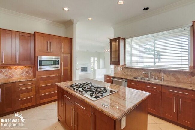 Bright & Spacious 4Bdm 3Ba Home in San Diego!