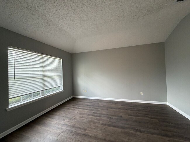Photo - 3041 Southhall Ct