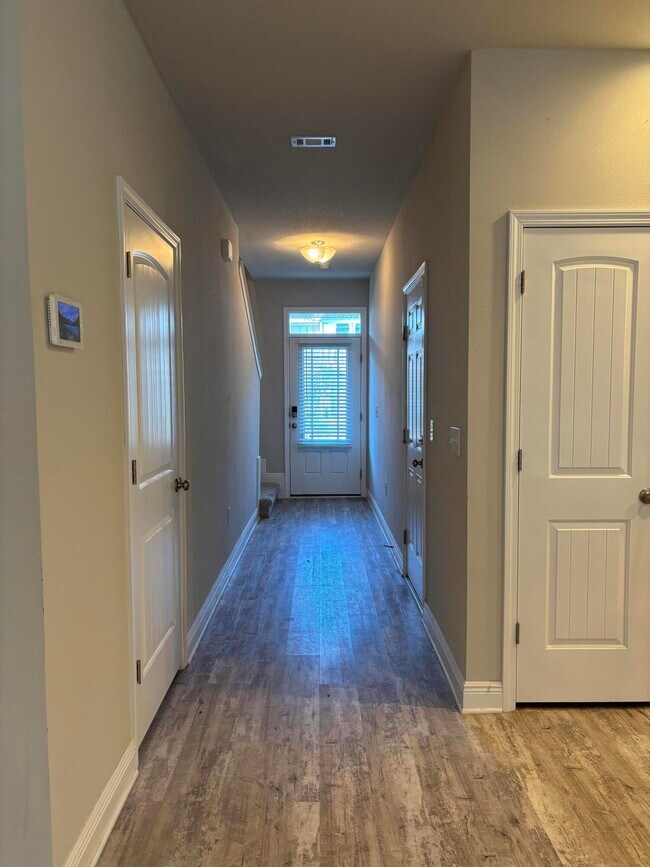 Photo - 166 Crossing Ln