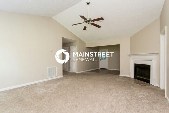 Photo - 3 Bedroom Pet-Friendly Home in College Park, GA with Main Street Renewal