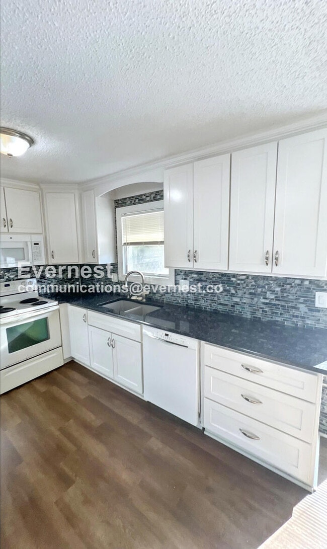 Photo - 1303 Michele Dr