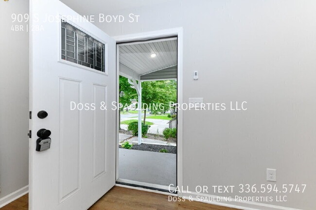 Photo - 909 S Josephine Boyd St