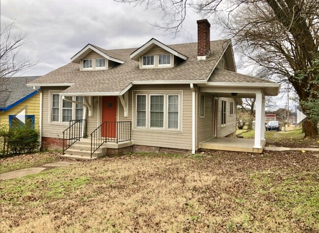 Building Photo - Gorgeous 2 BR bungalow in the newly hip 37... Rental