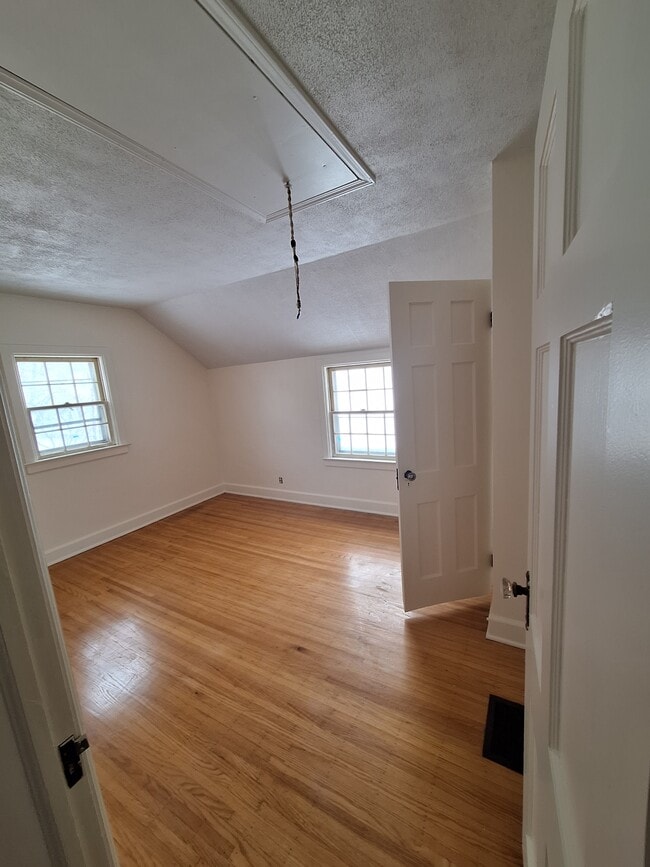 Photo - 71 Brook Rd