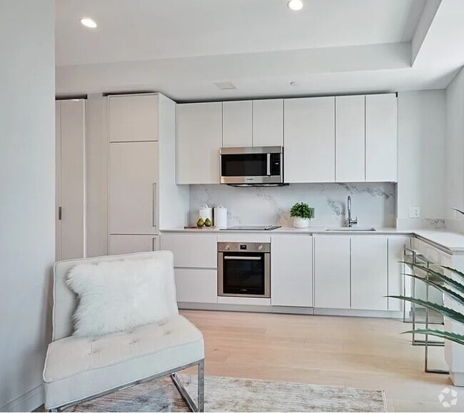 Building Photo - 212 W Canton St Unit 3 Rental