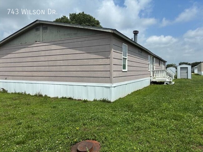 Photo - 743 Wilson Dr