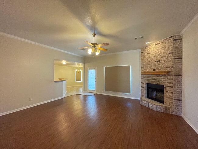 Photo - 257 English Ln
